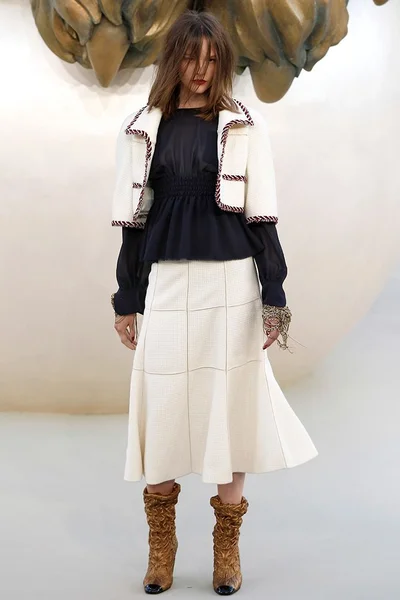 Look 7